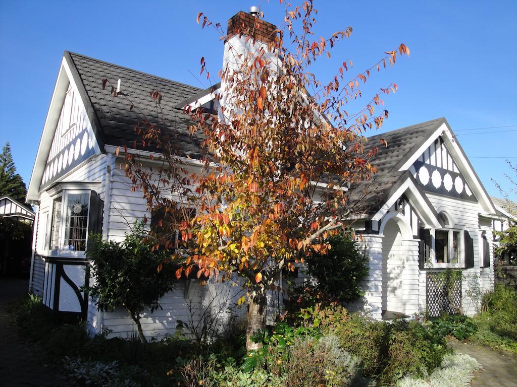 English Tudor House Hamilton Phòng bức ảnh